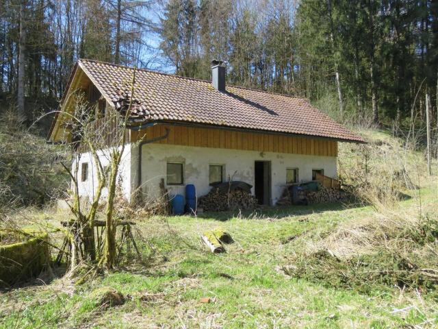Landhaus ehem. Mühle in ALLEINLAGE absolut ruhige und idyllische Waldrandlage mit großem Grundstück zw. Schwarzach und Sankt Englmar
