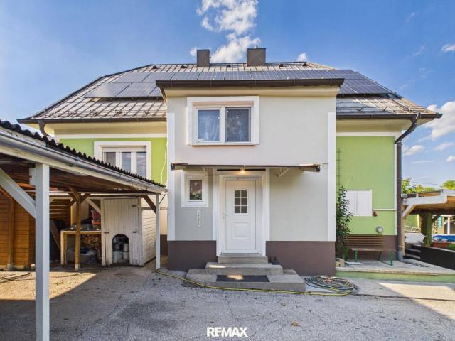 Landhaus mit 6 Zimmern, Pool, Keller, Doppelcarport und großer Sommerterrasse