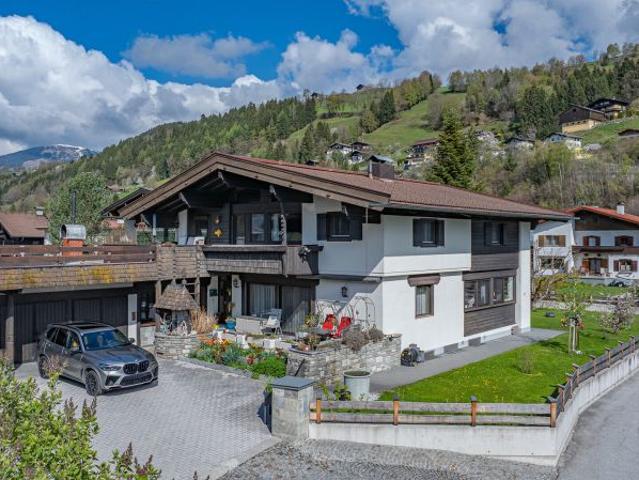 Landhaus mit Bergblick in zentrumsnaher Ruhelage