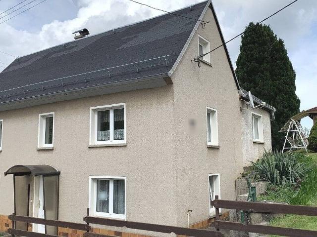 Landhaus mit Garage u. Werkstatt