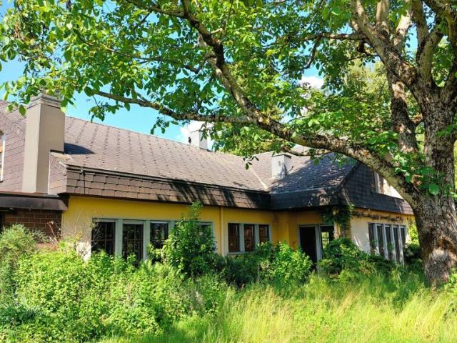 Landhaus mit grossem Garten und Baulandreserve