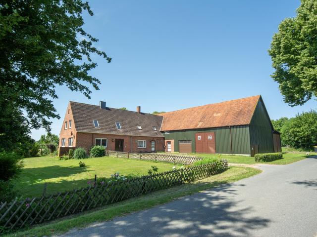Landleben mit Potenzial: charmanter Resthof zwischen Kiel und Eckernförde