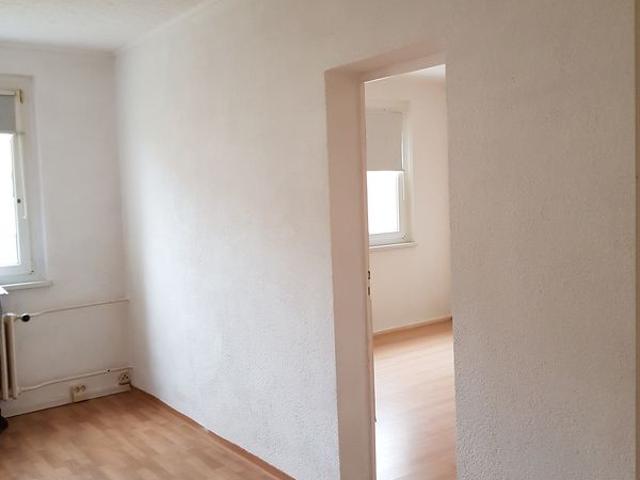 Ländlich gelegene 2 Zimmer Wohnung in Roggosen