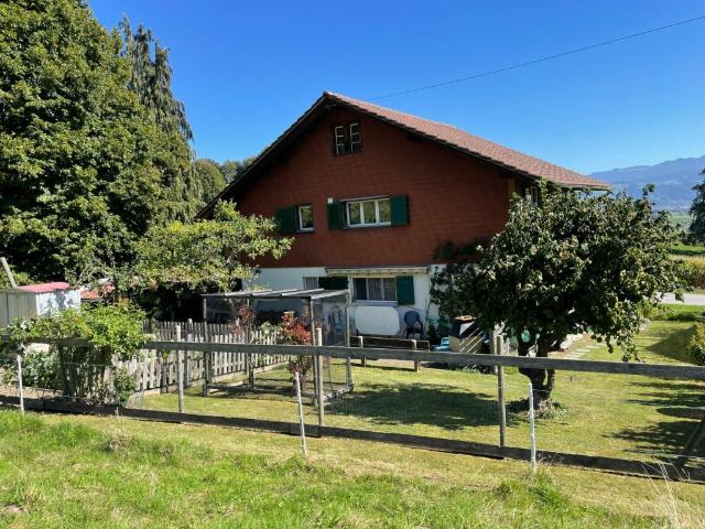 Ländliche 4 Zimmerwohnung mit traumhafter Aussicht