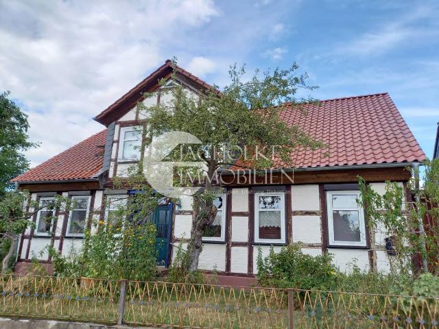 Ländliche Idylle mit Geschichte Modernisiertes Fachwerkhaus von 1896
