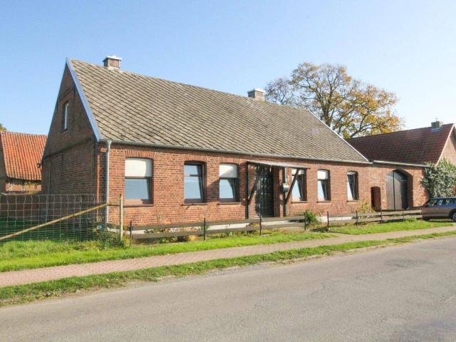 Ländlicher Dreiseitenhof in Kreisstadtnähe!