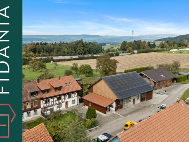 Ländlicher Wohntraum mit viel Land und liebevoll renovierter Wohnung