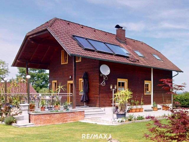 Ländliches Einfamilienhaus in Gartenoase