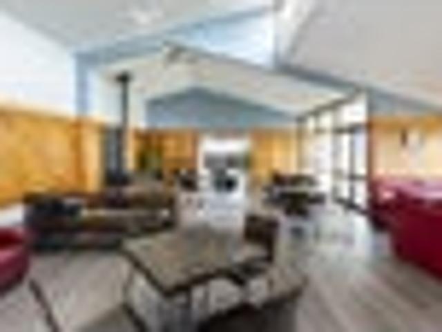 Landmark Property with Accommodation–Live Onsite