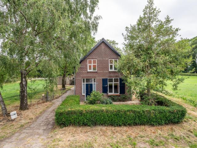 Landrop, 24, 5528NB, Hoogeloon, Noord Brabant 5528NB