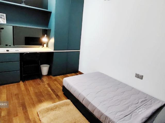 Landridge Condo D5, Condominium