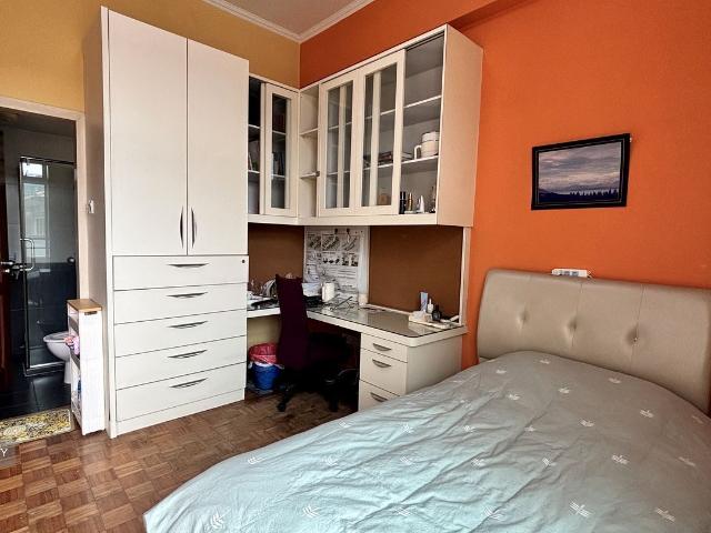 Landridge Condo D5, Condominium