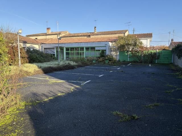 LANGON CENTRE: Local professionnel 98 m2 avec parkings