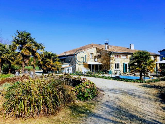LANGON: PROPRIETE EN PIERRE 5 CHAMBRES PISCINE DEPENDANCES