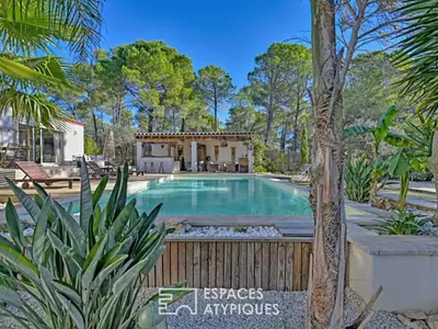 Langlade 30980 Achat / Vente maison 10 pièces t10 au dernier étage piscine