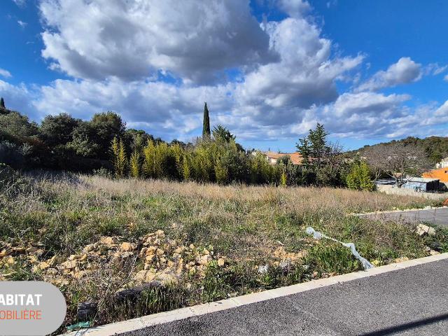LANGLADE TERRAIN A BATIR DE 505M2 VIABILISE LIBRE DE CONSTRUCTEUR