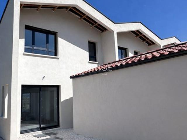 LANGLADE MAISON 4 PIECES DE 90 m2 AVEC JARDIN & GARAGE& PISCINE 4 pièces, 90 m²