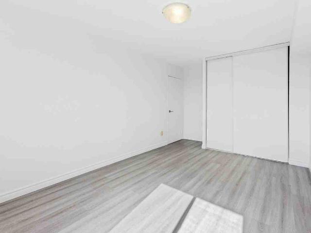 Langs Apartments 2 Bedroom Apartment for Rent at 550 Lang'S Rd, Ottawa, ON K1K 4C2 Fairhaven