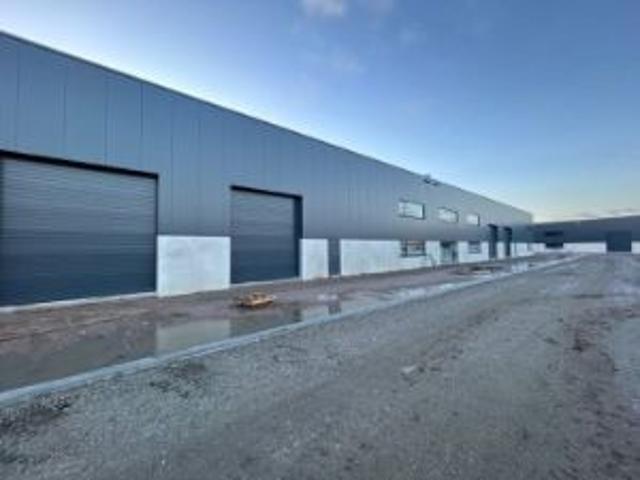 LAATSTE 3 * grote nieuwbouw KMO UNITS oppervlakte.