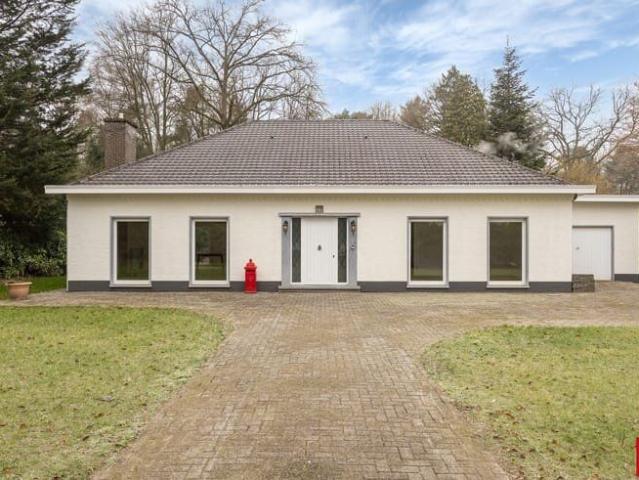 Laagbouwvilla op een prachtig perceel van ca. 3058 m²