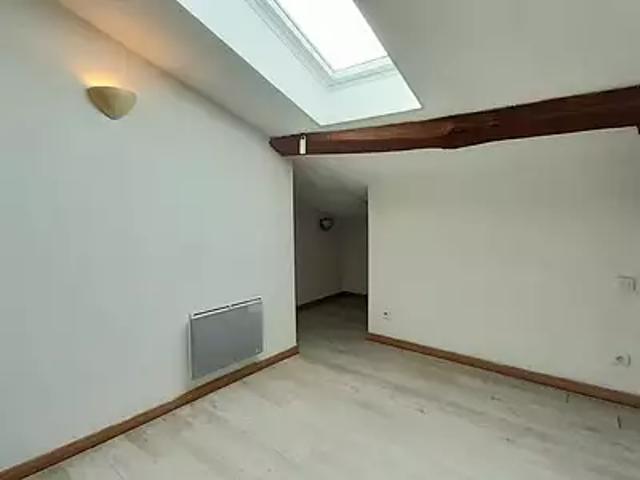 Labastide Saint Pierre 82370 Location appartement 2 pièces t2 au dernier étage