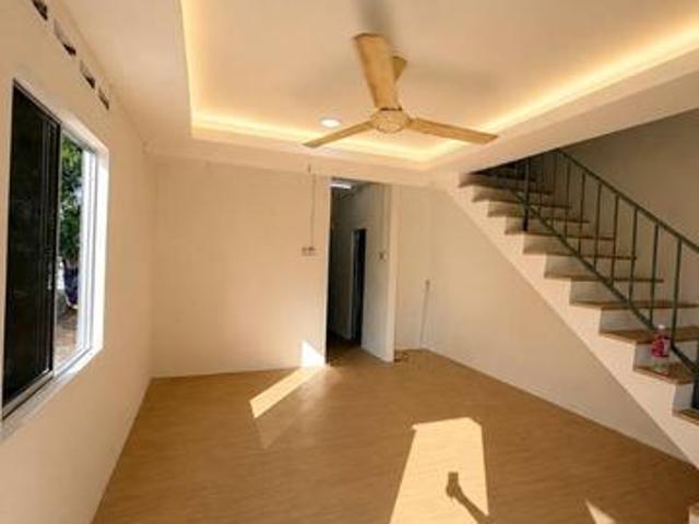 Labis Taman Sejati 2Storey Full Loan Siap Ubahsuai Corner Lot