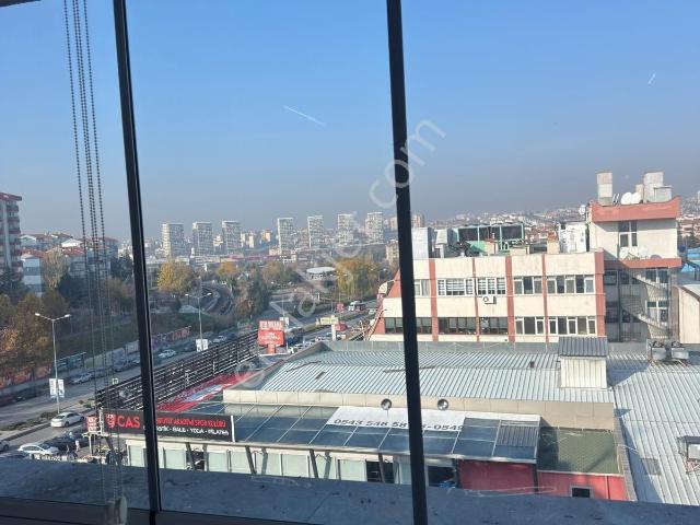 Labirent İş Merkezi'nde 3+1 146 M2 Full Yapılı Ofis