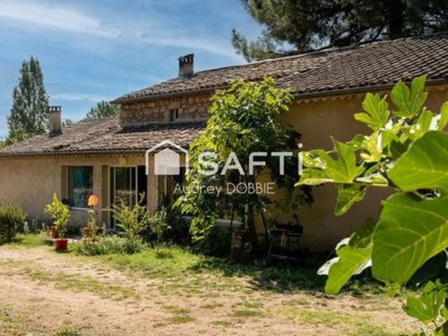 Lablachere: Maison Pierre et gite sur un terrain de 1900m2