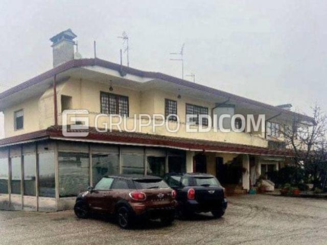 Laboratori per arti e mestieri di 660 mq in vendita a San Michele al Tagliamento Rif. 4552539