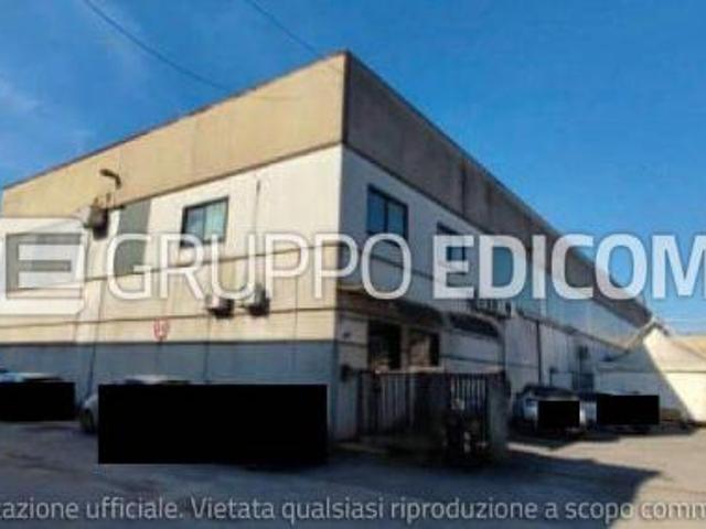 Laboratori per arti e mestieri di 760 mq in vendita a Carrara Rif. 4551825