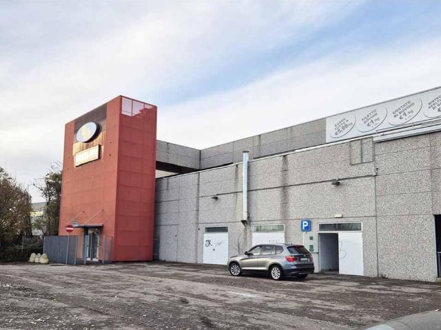 Laboratorio da ristrutturare a Milano