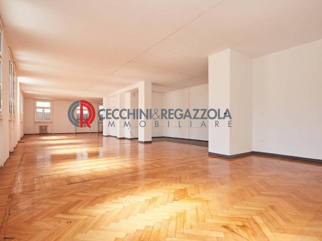 laboratorio con ufficio in vendita a Milano, Stazione Centrale