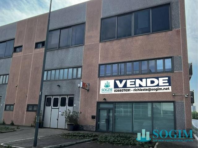 Laboratorio in vendita a Corsico, LORENTEGGIO DAZIO