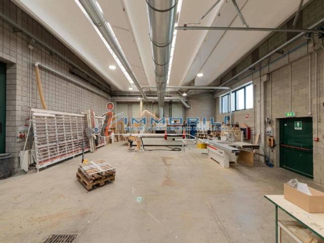 Laboratorio in vendita a Rovello Porro