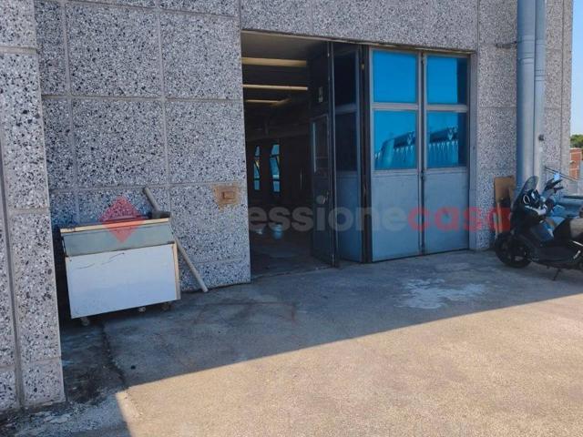 Laboratorio in affitto a Campi Bisenzio