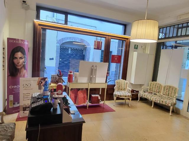 Laboratorio in Affitto a Lucca