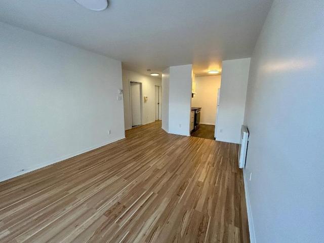 LACHINE, 3 1/2, STYLE CONDO, CLÉ EN MAIN possibilité électros ménagers et Stationnement