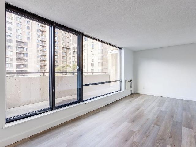 LaCité 2 Bedroom Apartment for Rent at 350 Rue Prince Arthur O, Montréal, QC H2X 3R4 Milton Parc