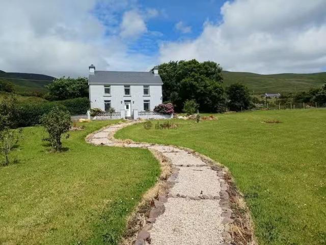 Lack, Inch, Anascaul, Co. Kerry is for rent