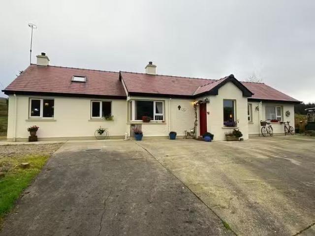 Lacklea, Glenties, Co. Donegal, F94E3T9 is for sale