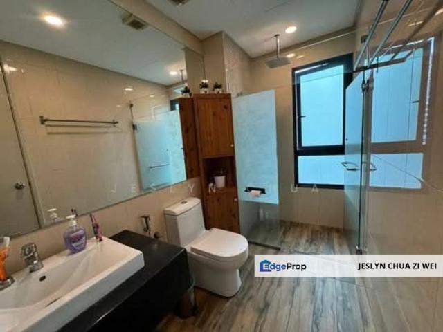 LaCosta @ Sunway South Quay 4 Bedrooms 4 Bathrooms For Sale