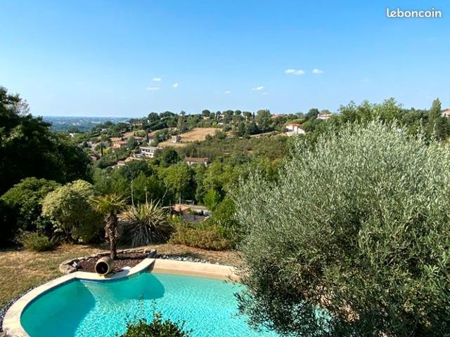 Lacroix Falgarde, maison T5 avec piscine
