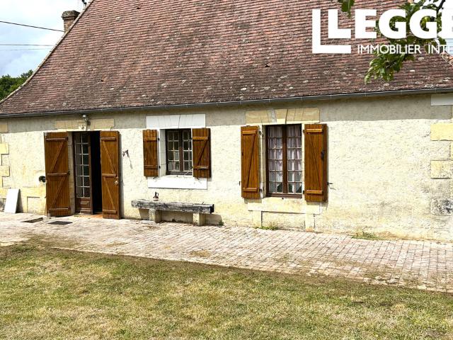 LACROPTE DORDOGNE Charmante maison de campagne en pierre, 3 chambres avec grange au calme sur 3.4 hectares