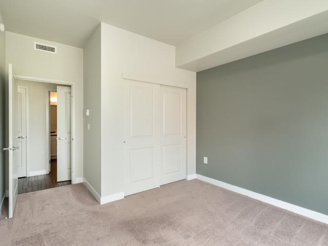 Lady Joyce Apartments 2 Bedroom Apartment for Rent at 2390 Mcphillips St, Winnipeg, MB R2V 5A3 Leila North