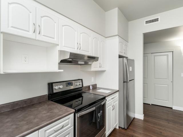 Lady Joyce Apartments 2 Bedroom Apartment for Rent at 2390 Mcphillips St, Winnipeg, MB R2V 5A3 Leila North