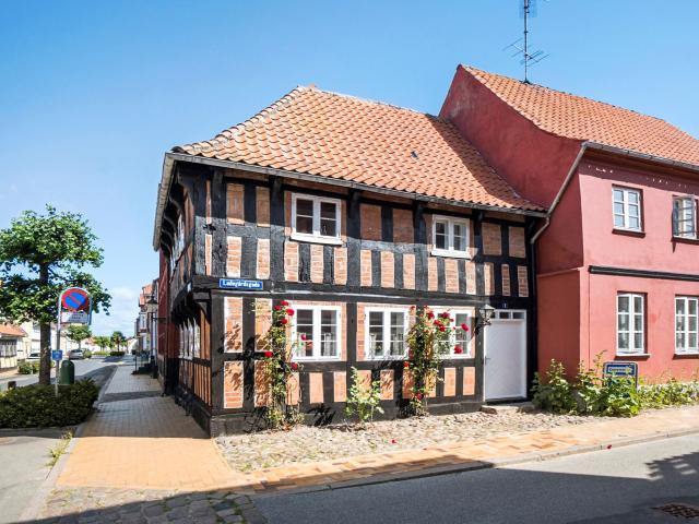 Ladegårdsgade 1