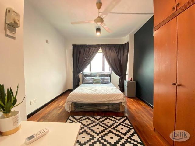 Ladies Preferred! Cozy Private Room in Bistari Condominium