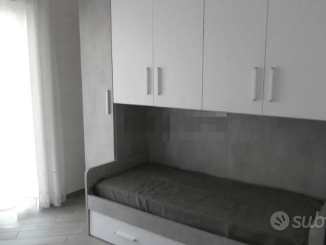 LADISPOLi TRILOCALE ARREDATO CON BALCONE