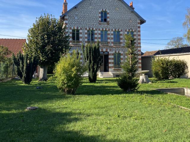 LADON, MEULIÈRE A RÉNOVER 3/4 CHAMBRES, AU CALME