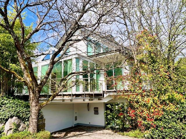 Lage, Lage, Lage Luxuriöse Villa mit Einliegerwohnung in sehr guter Wohnlage